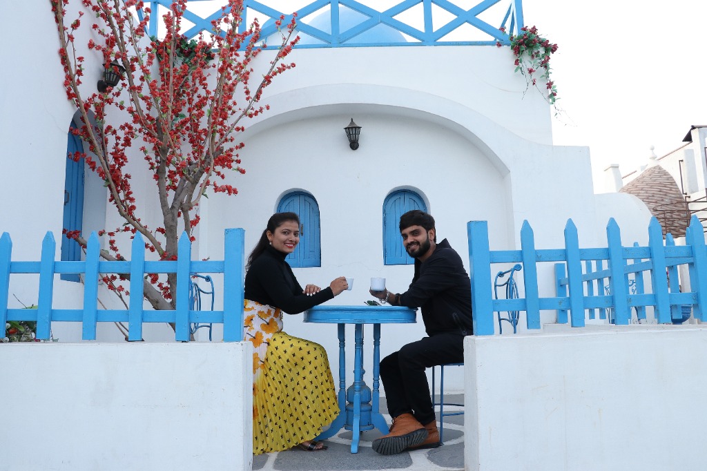 Santorini Café Moments